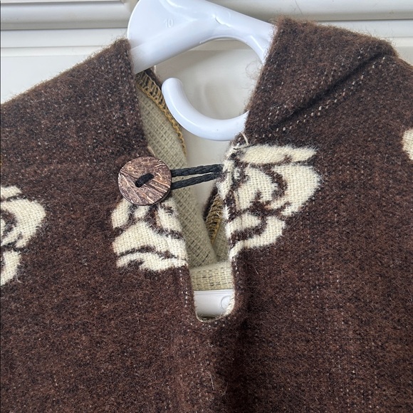 Grateful Dead Skull and Bears Hooded Poncho - Picture 3 of 5